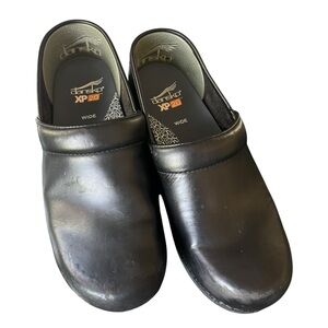 Dansko Wide XP 2.0 Black Waterproof Pull Up Clog